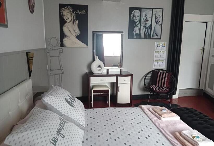 בית מלון כפרי Marie Claire La Grillade