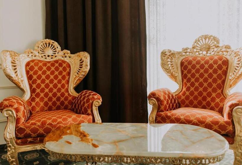 Отель Regal Beius