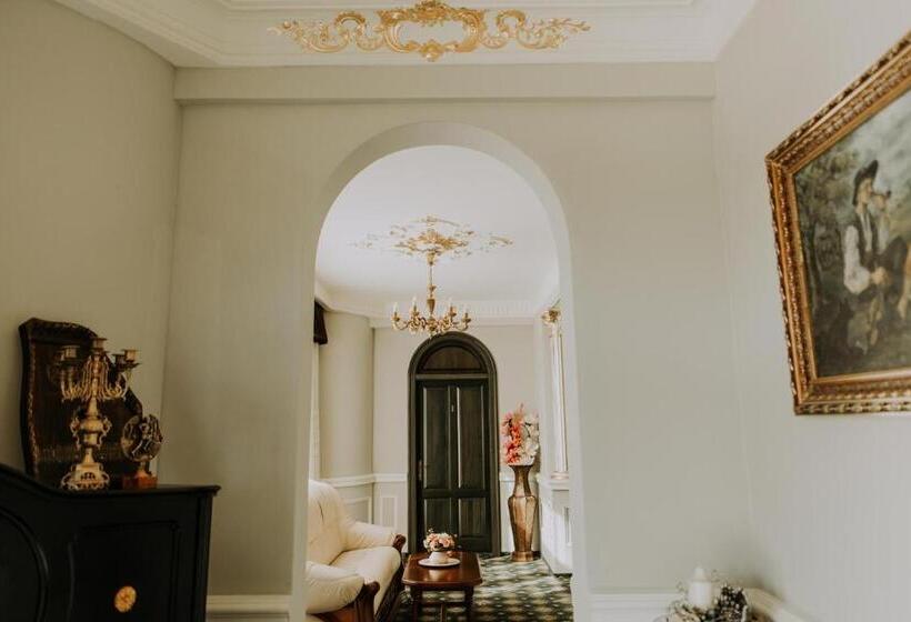 Отель Regal Beius