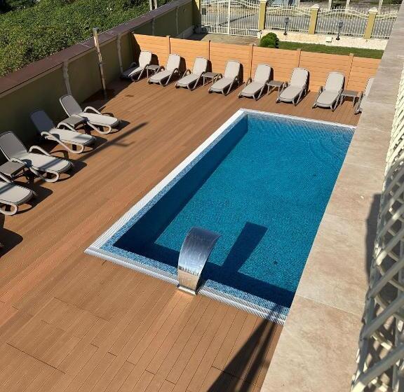 Отель Regal Beius