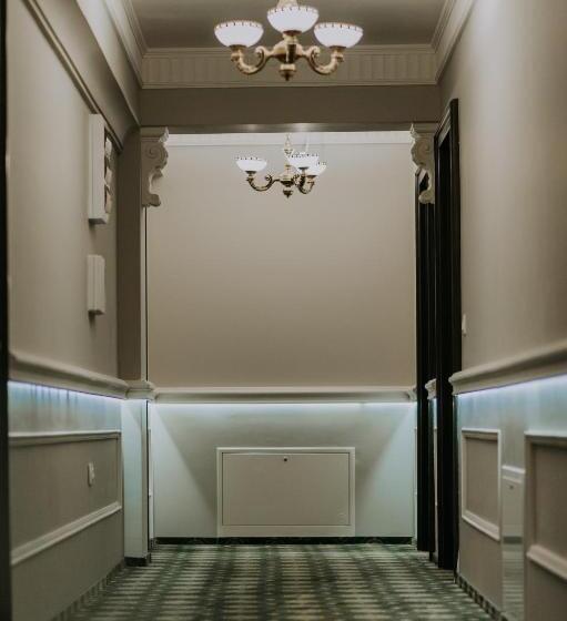 Отель Regal Beius