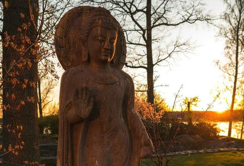 호텔 Sukhavati Apartments