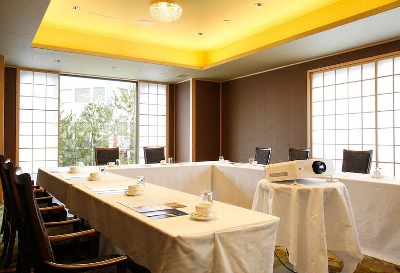 فندق The Shiroyama Terrace Tsuyama Villa