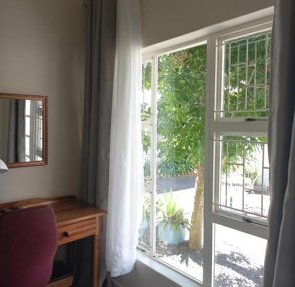 ペンション Dreamers Guesthouse   No Loadshedding