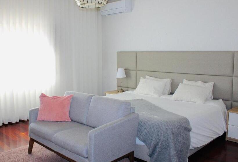 פנסיון The Oak´s Wolf Country House