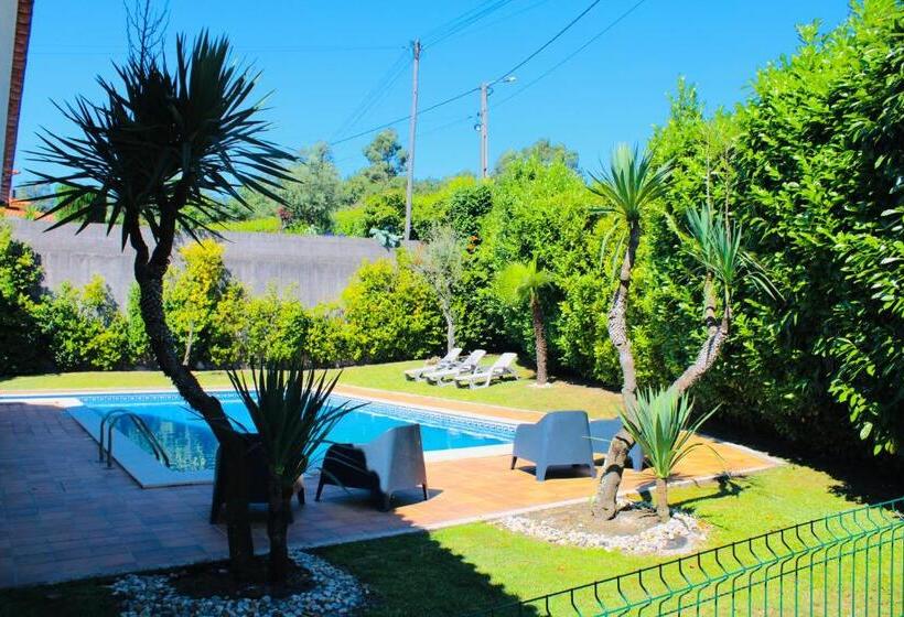 פנסיון The Oak´s Wolf Country House