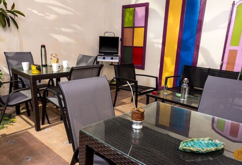 Bento Hostel   Adults Only