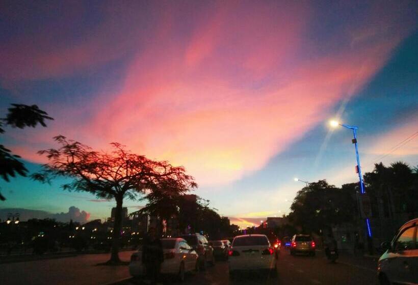 בית מלון כפרי 7 Days Premium