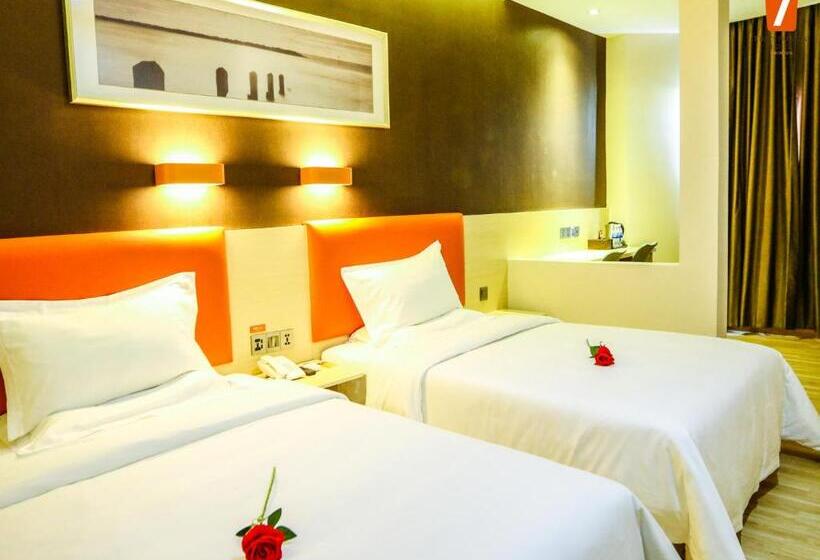 בית מלון כפרי 7 Days Premium