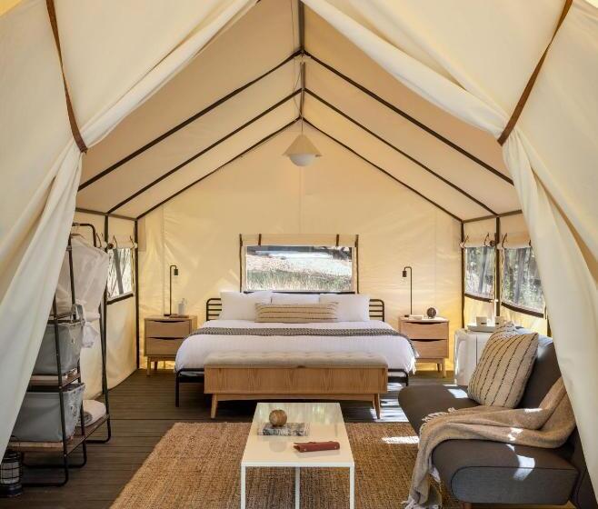 בית מלון כפרי Autocamp Yosemite