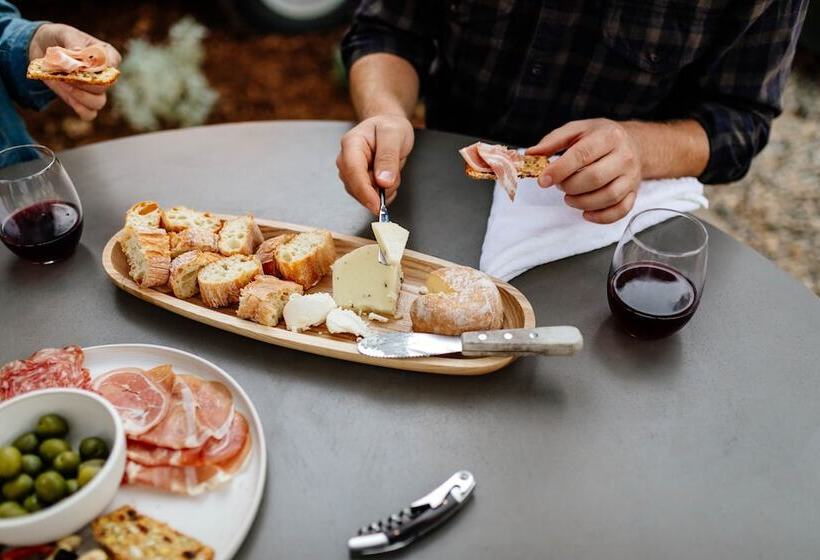 בית מלון כפרי Autocamp Yosemite