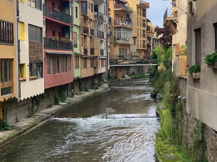 هتل Cims De Camprodon