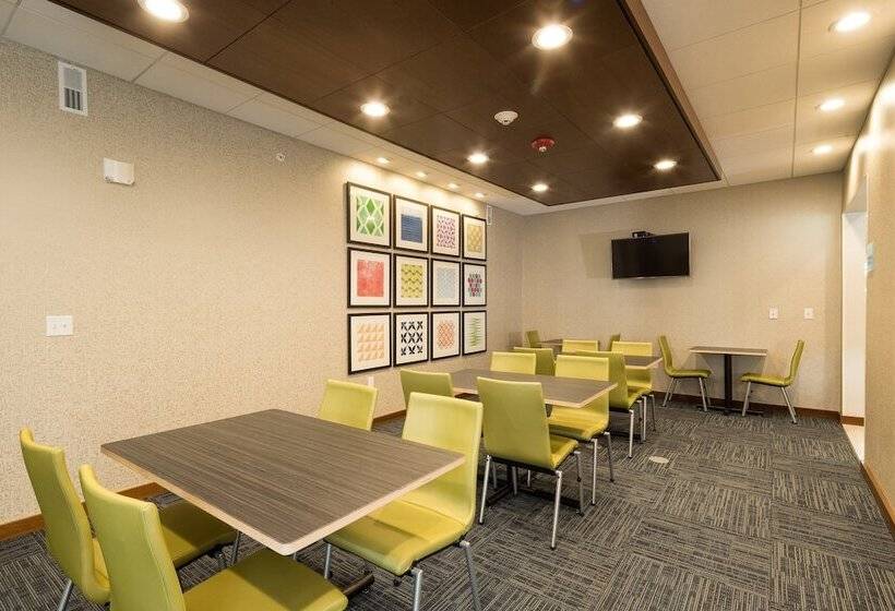 ホテル Holiday Inn Express & Suites   Auburn, An Ihg