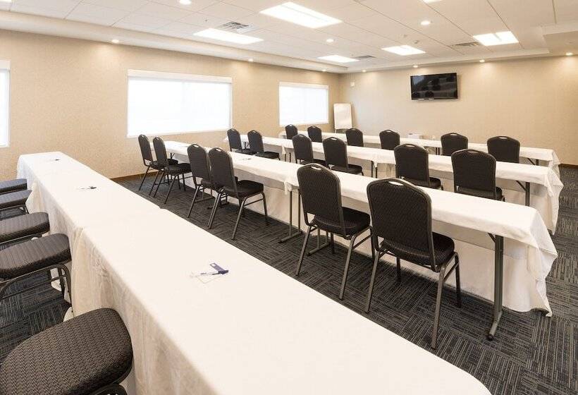 בית מלון כפרי Holiday Inn Express & Suites   Auburn, An Ihg