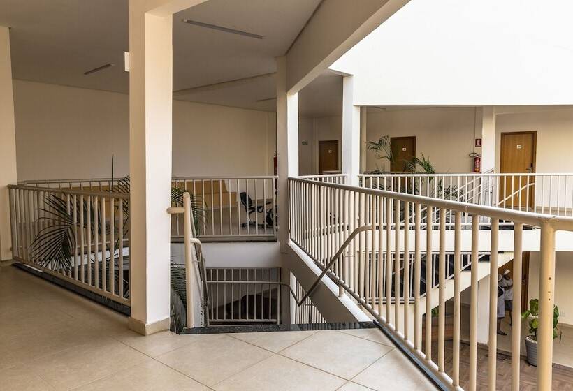 בית מלון כפרי Vila Real