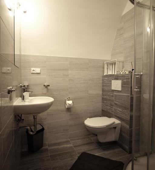 هاستل Penzion U Pidly