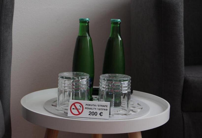 هاستل Penzion U Pidly