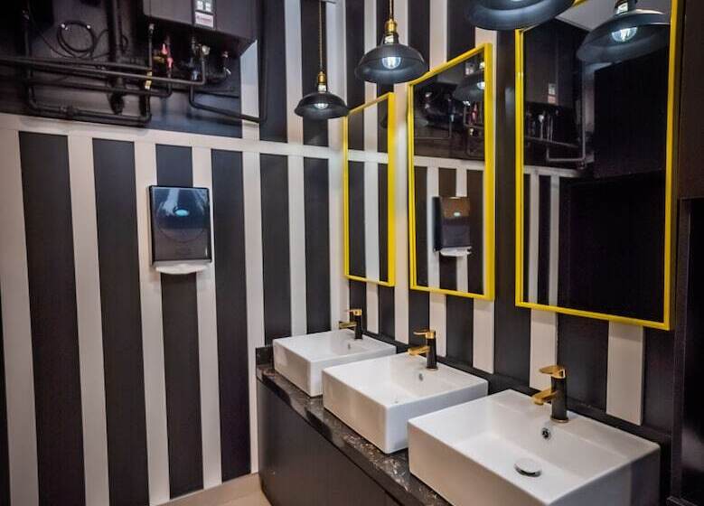 Kapselhotel Panda Pod