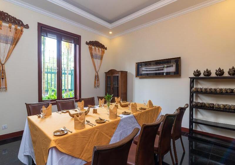 Отель De La Renaissance