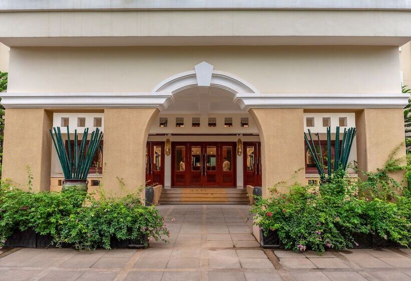 Отель De La Renaissance