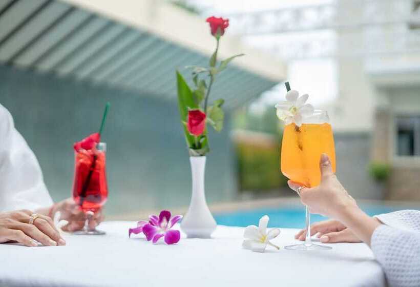 Отель De La Renaissance