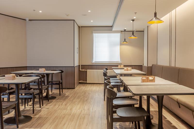 ホテル Hanting Changchun Hongqi Street Wanda