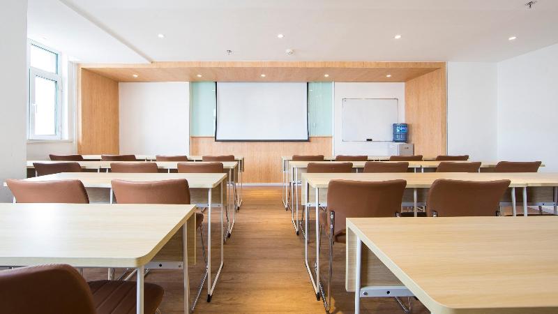 ホテル Hanting Changchun Hongqi Street Wanda