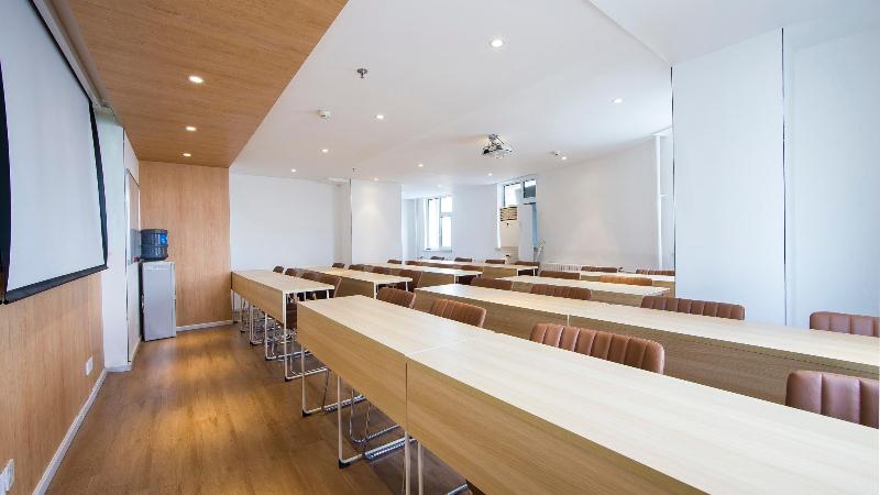 בית מלון כפרי Hanting  Changchun Hongqi Street Wanda