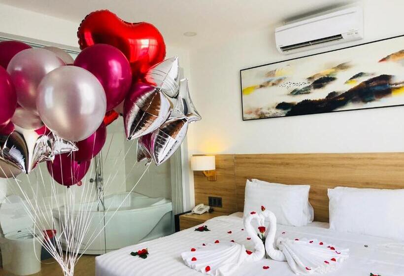 هتل Lily Apartment