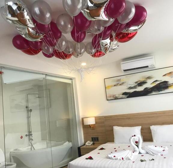 هتل Lily Apartment