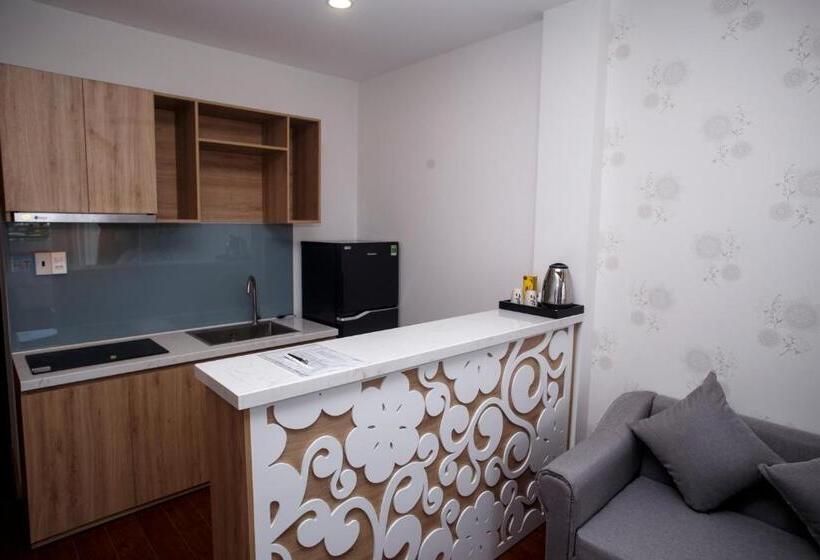 هتل Lily Apartment