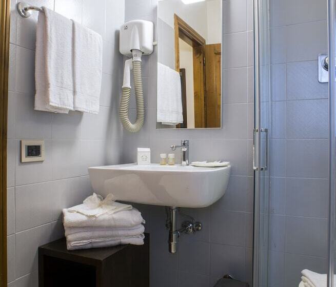 בית מלון כפרי Locanda Giustini