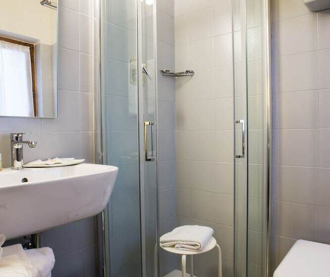 ホテル Locanda Giustini