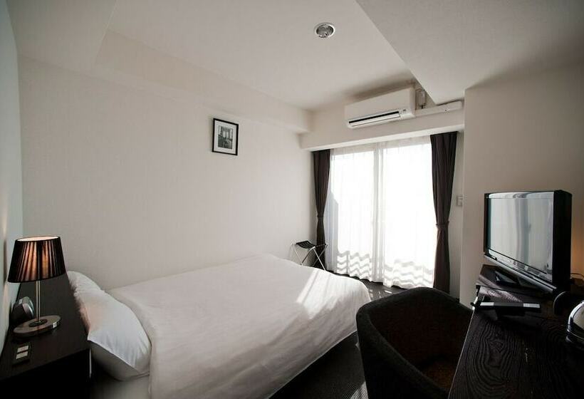 هتل Omura Station