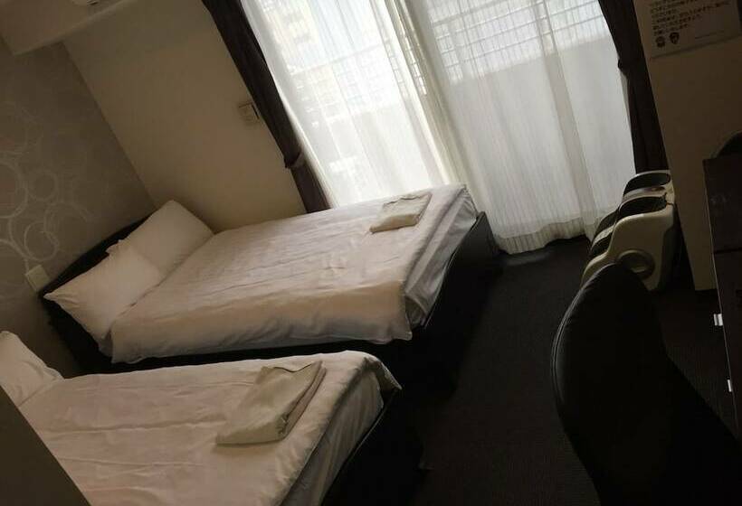 هتل Omura Station