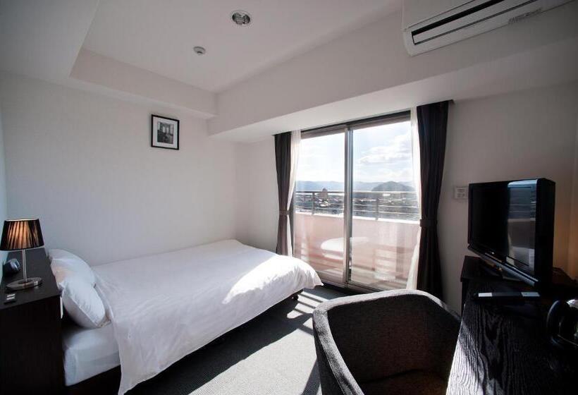 هتل Omura Station