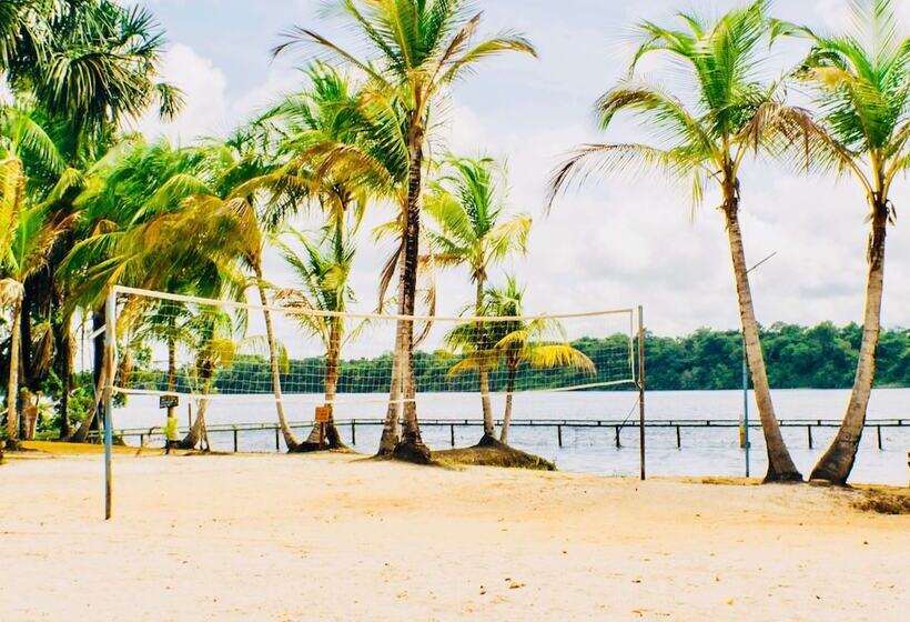 هتل Overbridge River Resort