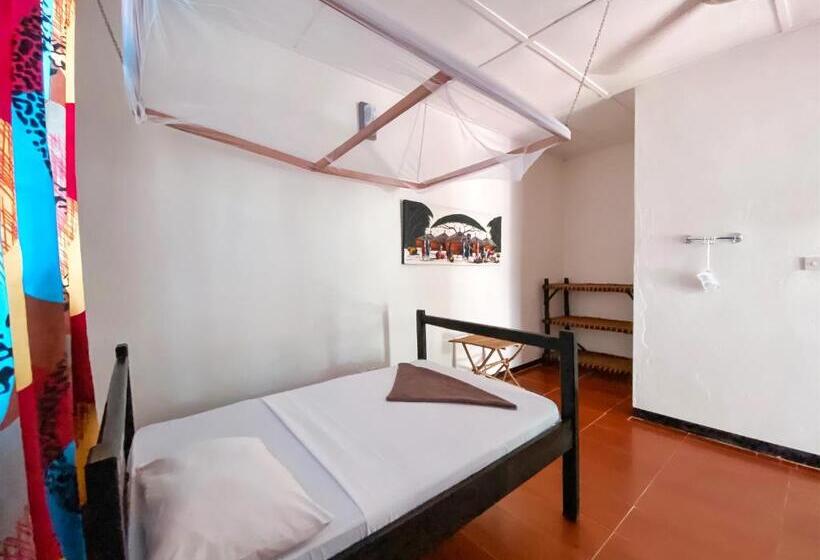 هتل Papaya Guest House Nungwi