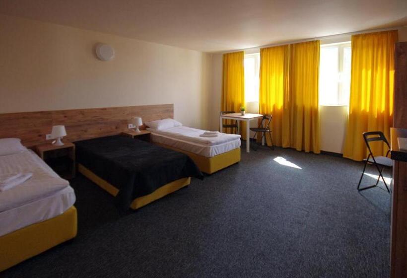 פנסיון стаи за гости централ фамилни стаи & апартаменти