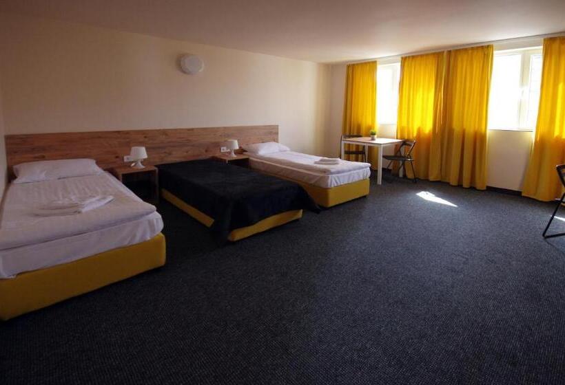 פנסיון стаи за гости централ фамилни стаи & апартаменти