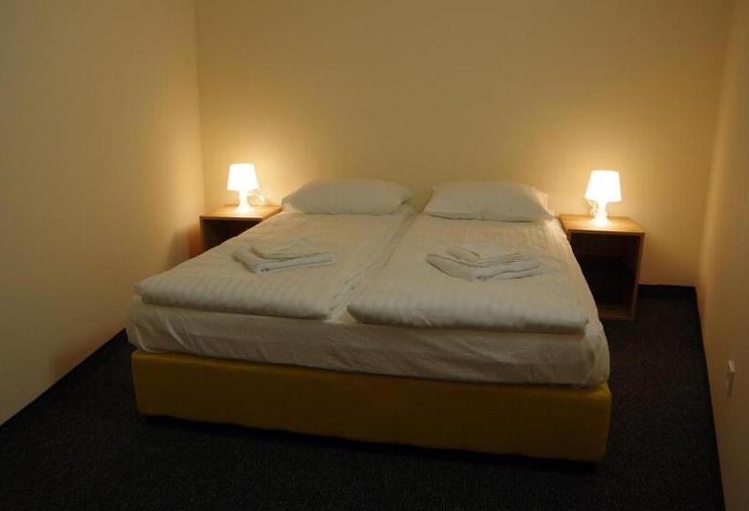 פנסיון стаи за гости централ фамилни стаи & апартаменти