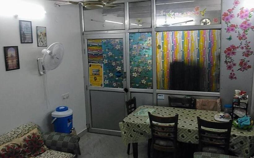 هاستل Zigzag Homestay