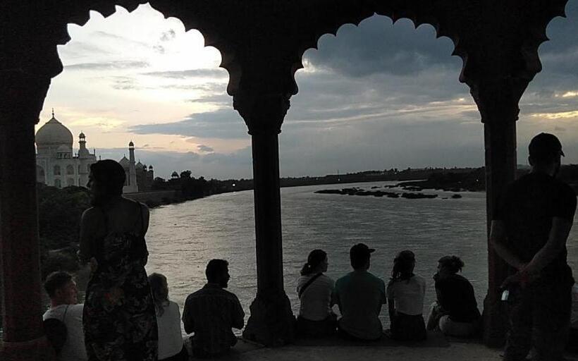 هاستل Zigzag Homestay