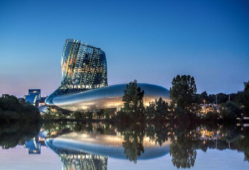 בית מלון כפרי Green Hôtels Bordeaux Arena