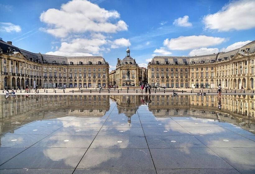 בית מלון כפרי Green Hôtels Bordeaux Arena