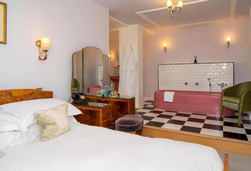 בית מלון כפרי Burgh Island