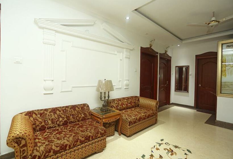 Отель Oyo 13355 Grest