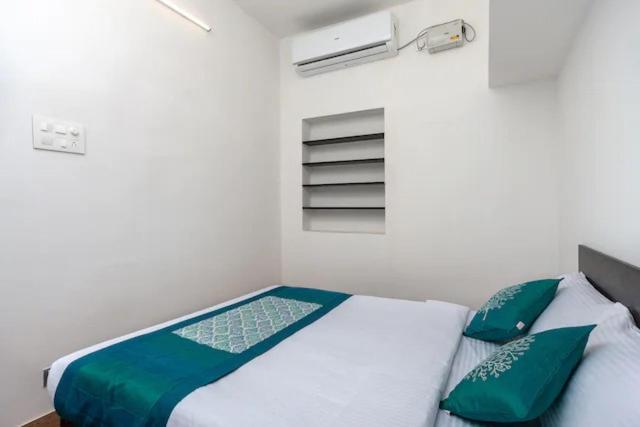 ホテル Varun Residency Airport Codissia Stay