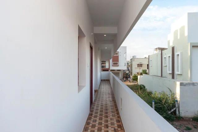 ホテル Varun Residency Airport Codissia Stay