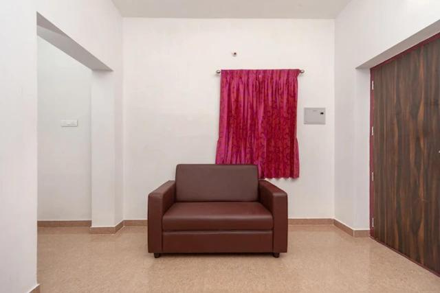 ホテル Varun Residency Airport Codissia Stay